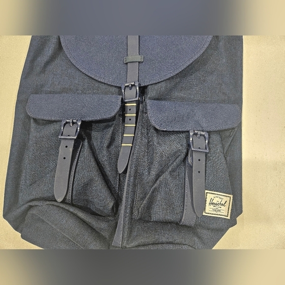 Herschel Supply Company Navy Backpack Book Bag, Travel, Pool or Beach Bag. New